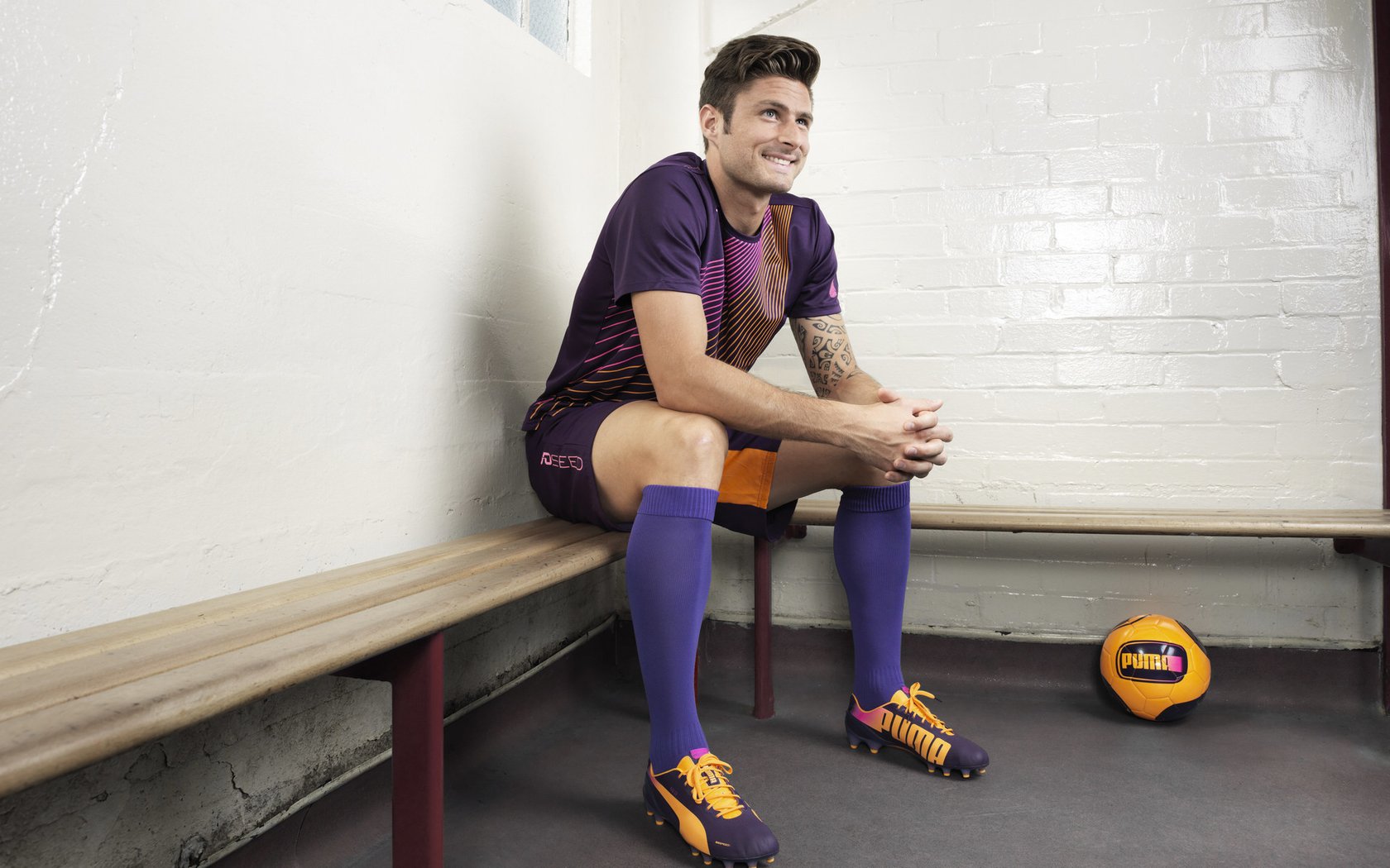 纽卡斯尔联球迷狂欢,团队士气高涨,纽卡斯尔联足球队